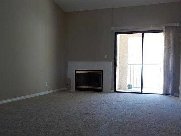 2864 Bluebonnet Dr