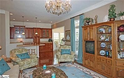 5th image of 54 Meadow Rose Dr