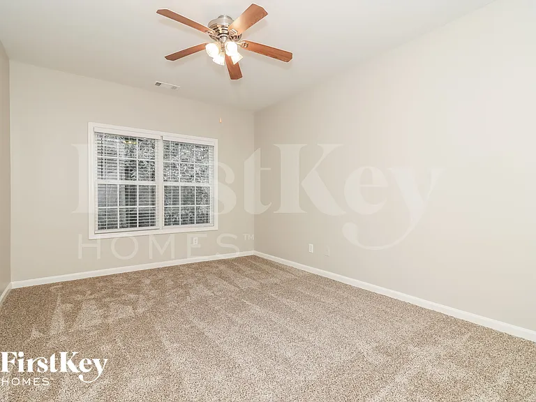 528 Valleyside Dr — Photo 12