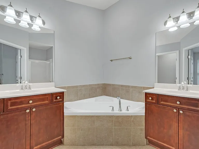 1072 Woodbury Falls Dr — Photo 27