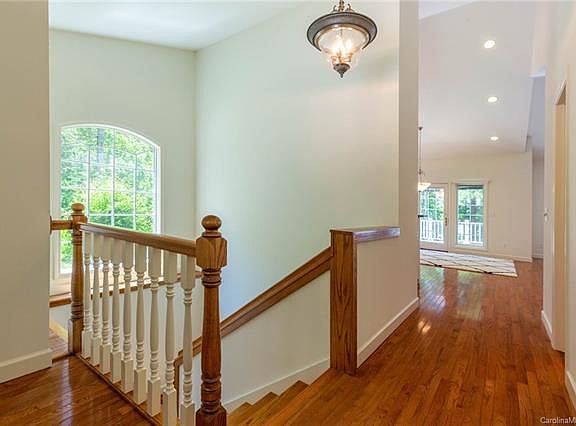 3rd image of 5028 Winfield Ln