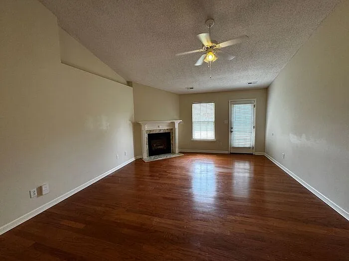 7010 Thornwood Ln SE — Photo 10