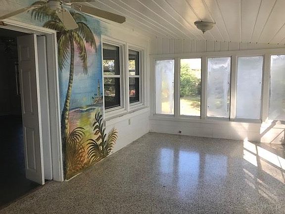 4th image of 5365 Soundside Dr