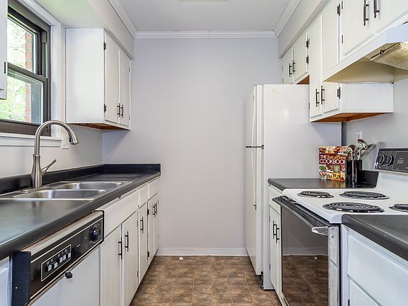 2nd image of 7614 Brams Hill Dr
