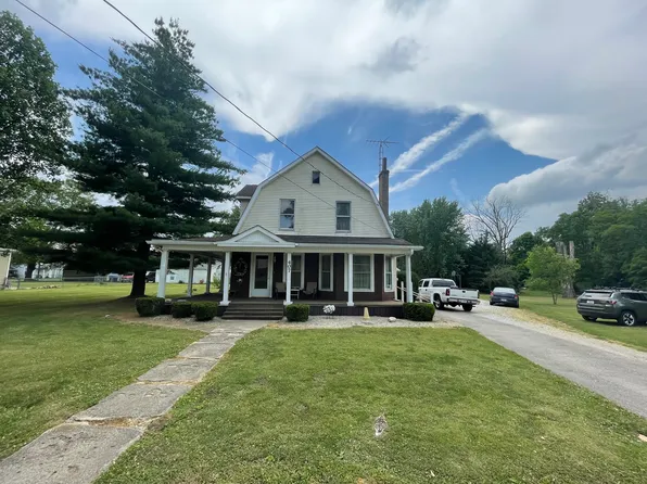 407 W Broad St, Spiceland, IN 47385