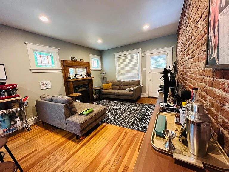 490 S Grant St — Photo 4