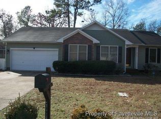 407 Silver Oaks Dr, Fayetteville, NC 28311