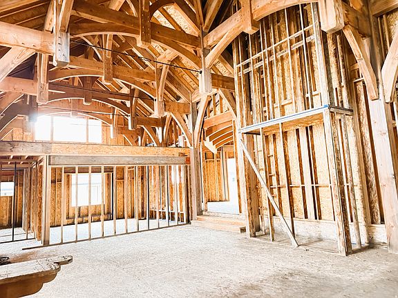 2nd image of 72 E 400 S