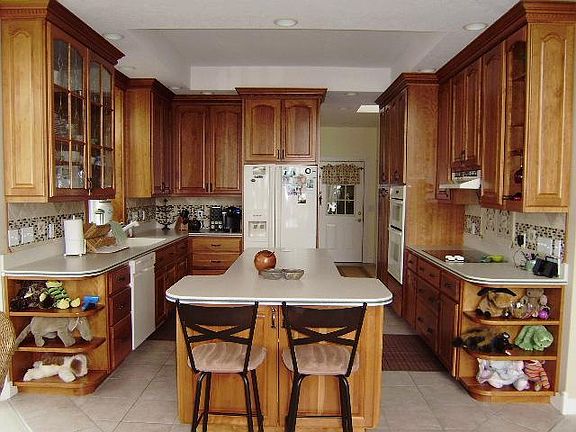 3rd image of 23950 Butternut Dr