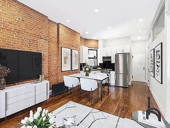 2nd image of 264 W 25th St APT 4R
