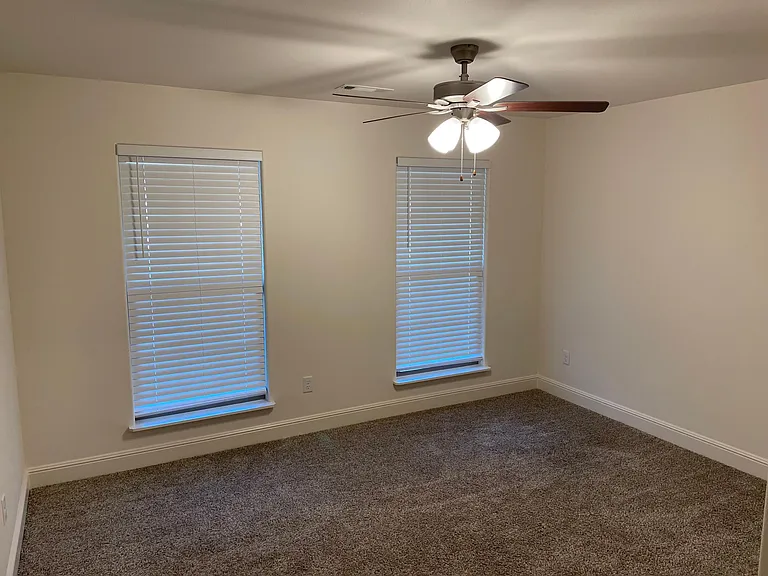 464 Hall Ave — Photo 12