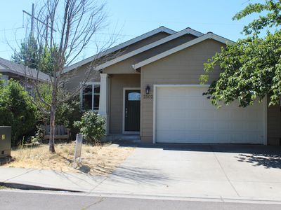 2502 Agate Mdws, White City, OR, 97503