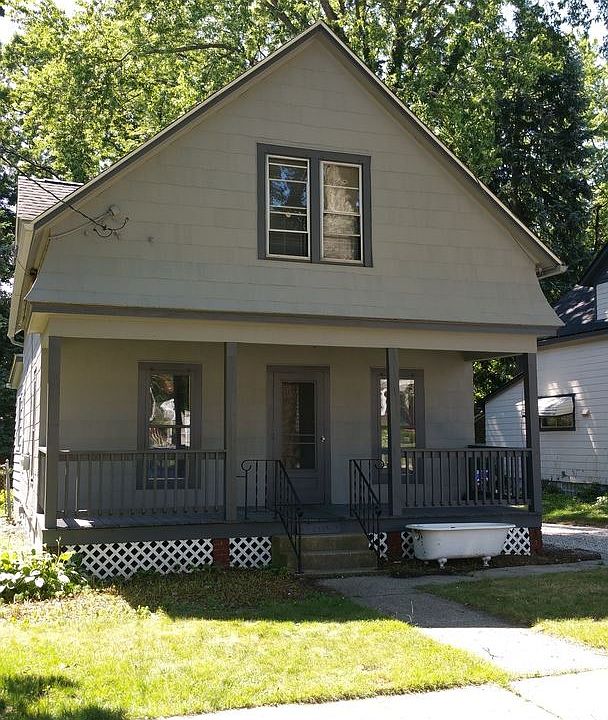 1st image of 2439 3rd St