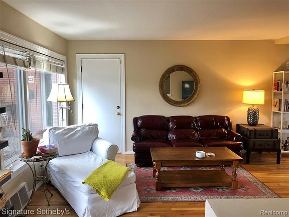 4th image of 1025 N Old Woodward Ave