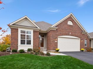 2 Sugar Maple Ct, Lake In The Hills, IL 60156