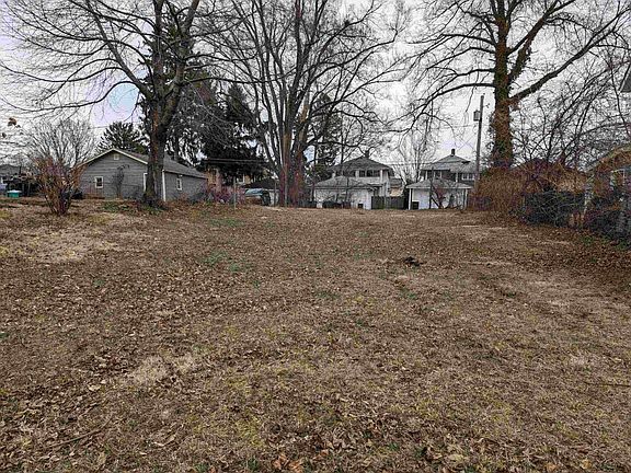 3rd image of 2002 Hillside Ave