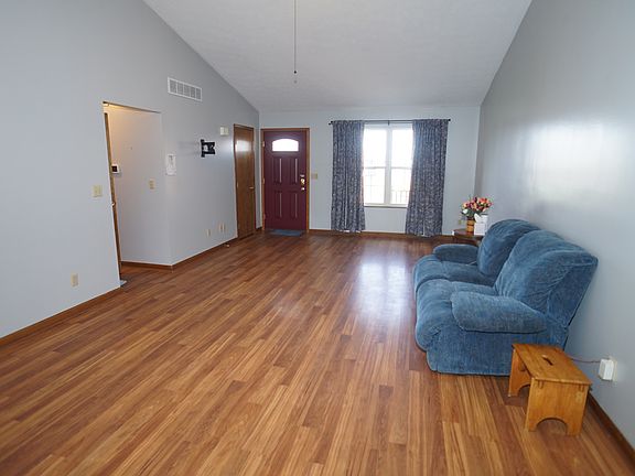 3rd image of 56 Arlington Dr