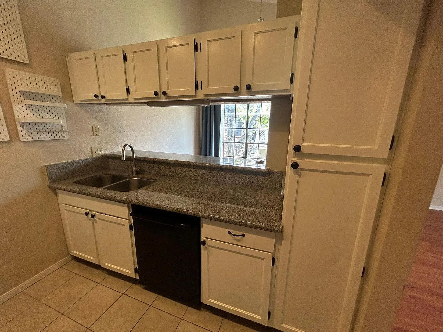 2 bed, 2.0 bath, 975 sqft, $1,200 — Photo 4