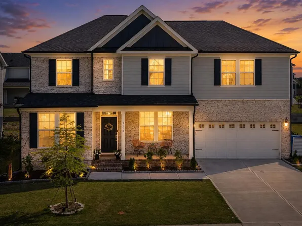 3510 Arran Lake Dr, Fuquay Varina, NC 27526