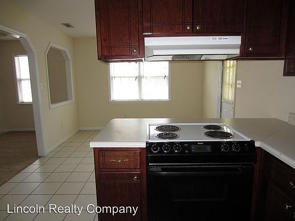 3rd image of 4234 Wilshire Dr