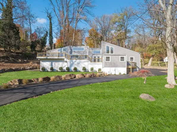 3913 Gradyville Rd, Newtown Square, PA 19073