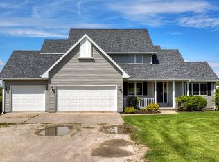 1908 Patricia Acres, Winterset, IA 50273