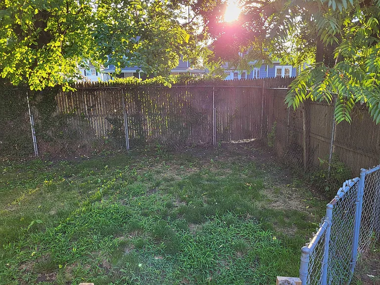 9 De Witt Ave — Photo 18