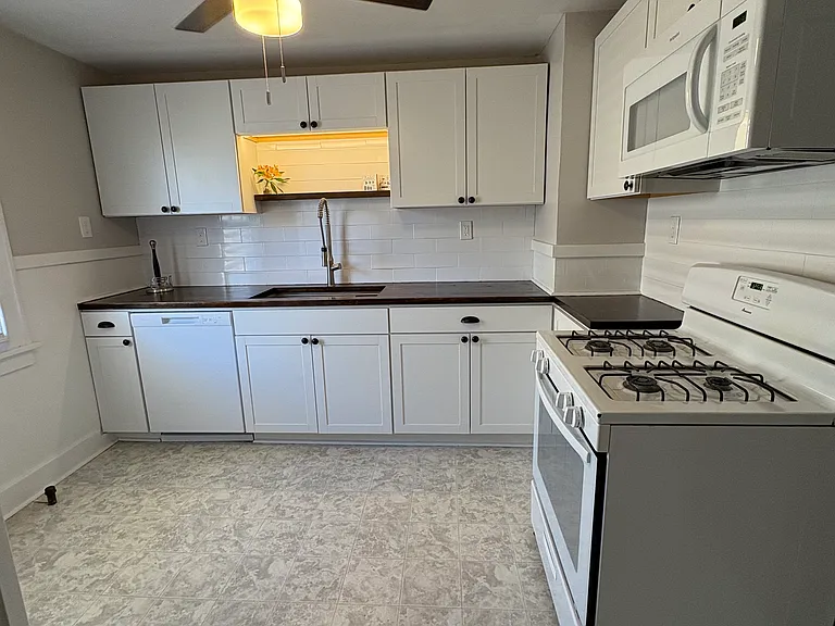 110 Knox Ave #2 — Photo 7