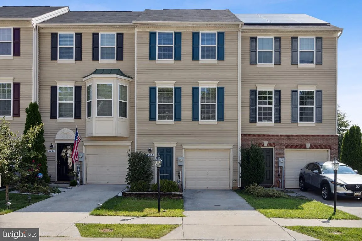 7693 Timbercross Ln photo 1