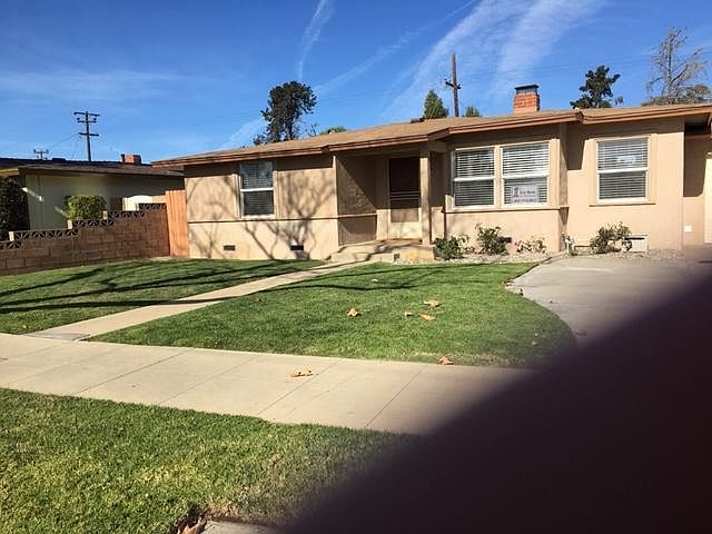 Front view of home