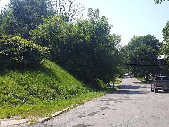 5th image of 2815 8 1/2 Ave