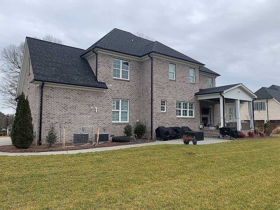 2nd image of 224 James Way