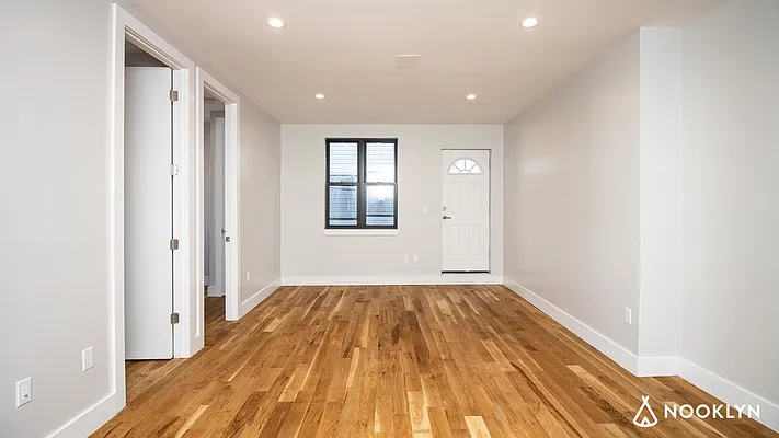 Rented by Nooklyn NYC LLC | media 4