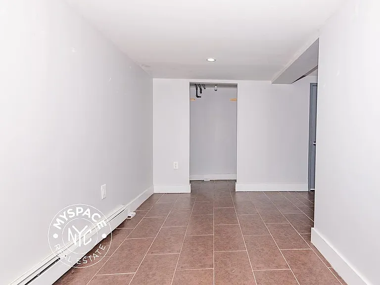1044 Putman Ave #1 — Photo 12
