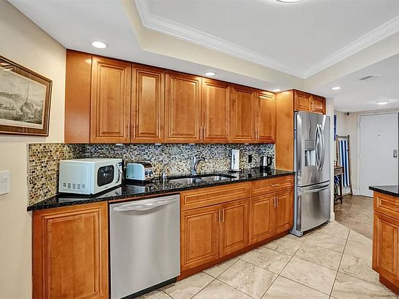 5th image of 5420 N Ocean Dr APT 206