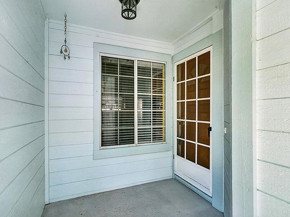 5th image of 120 William Circle