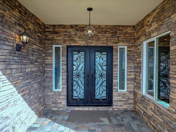 2nd image of 3440 Oakwood Ct