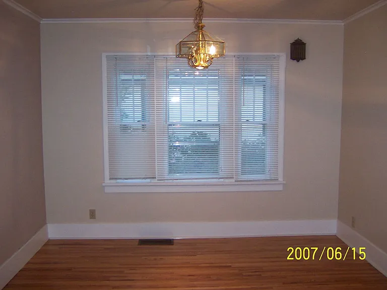 808 W Myrtle St — Photo 8