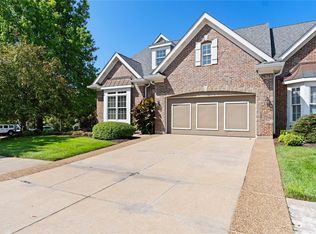 977 Chesterfield Villas Cir, Chesterfield, MO 63017