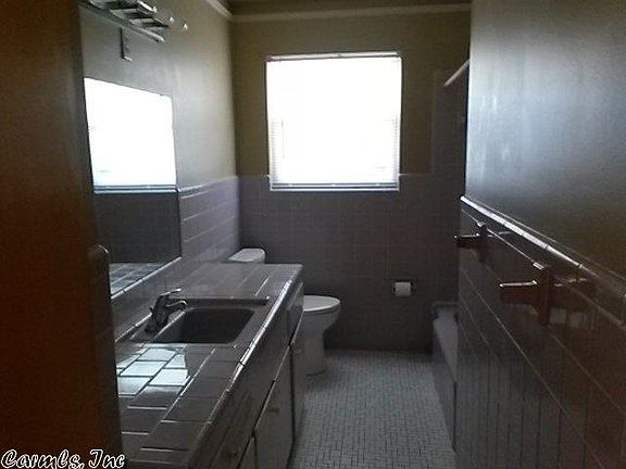 5th image of 5604 Applewood Dr