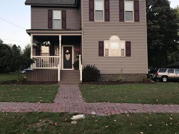 3rd image of 310 Grant St