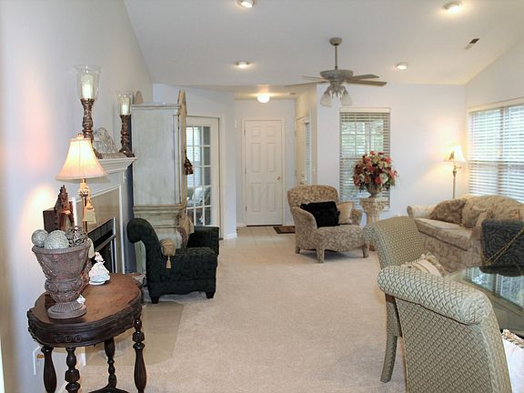 3rd image of 1397 Grey Oaks Dr