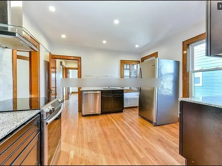 14 Renfrew St #2 — Photo 5