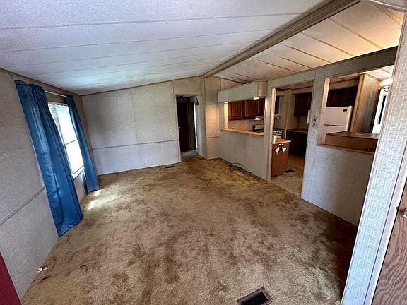 5th image of 880 Carmella Ln