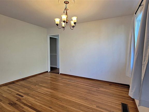 5th image of 6538 Inglewood Dr