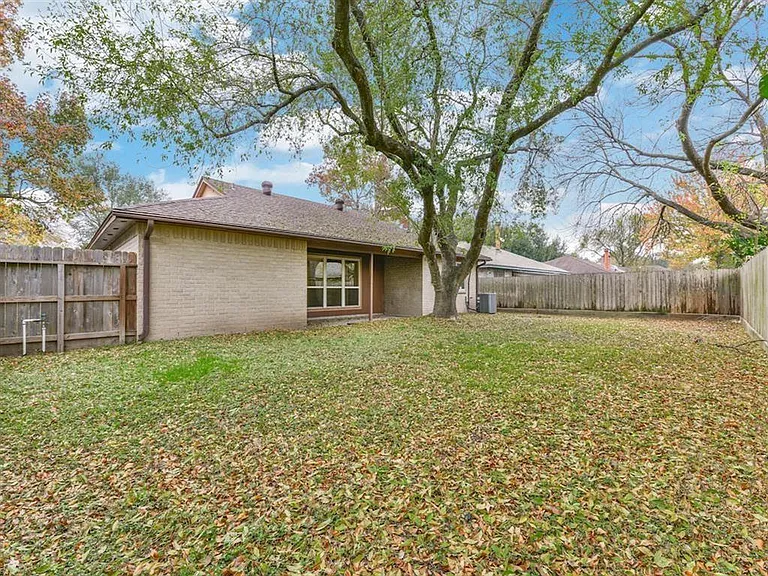 10427 Eagle Glen Dr — Photo 14