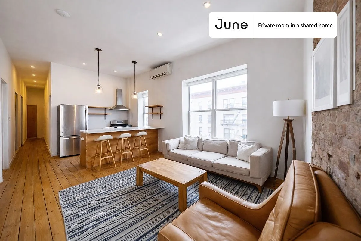 Queen bedroom in 5 bed/2 bath home in Prospect Lefferts Gardens #1842 B — Photo 4