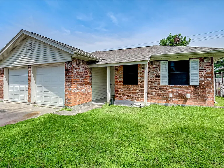 4739 Parkland St — Photo 3