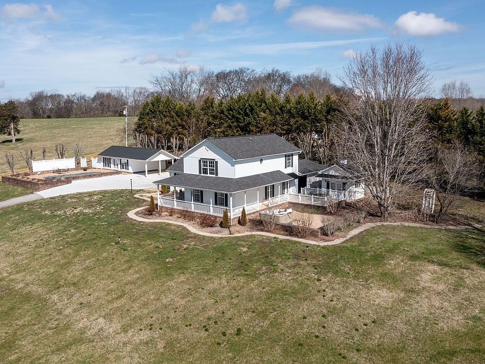 1st image of 2915 Morrow Ln