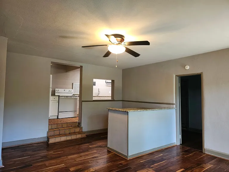 4911 Sunnyside Ave — Photo 13